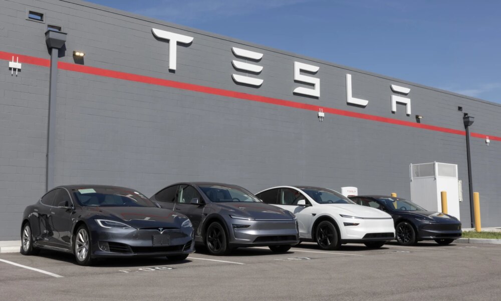 Tesla's Growth Engine Stalled While Stock Goes Stratospheric (NASDAQ:TSLA)