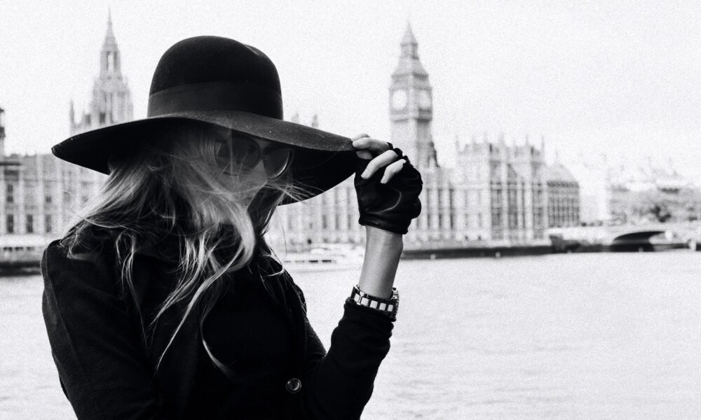 LuxExperience: Selling THE OUTNET May Be The 'Smart Bad Deal'