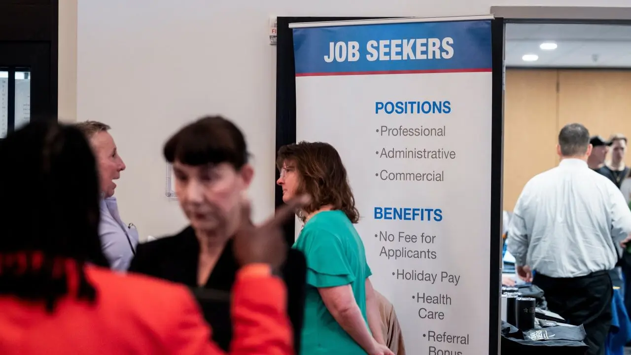 Private sector sheds 32,000 jobs in November: ADP