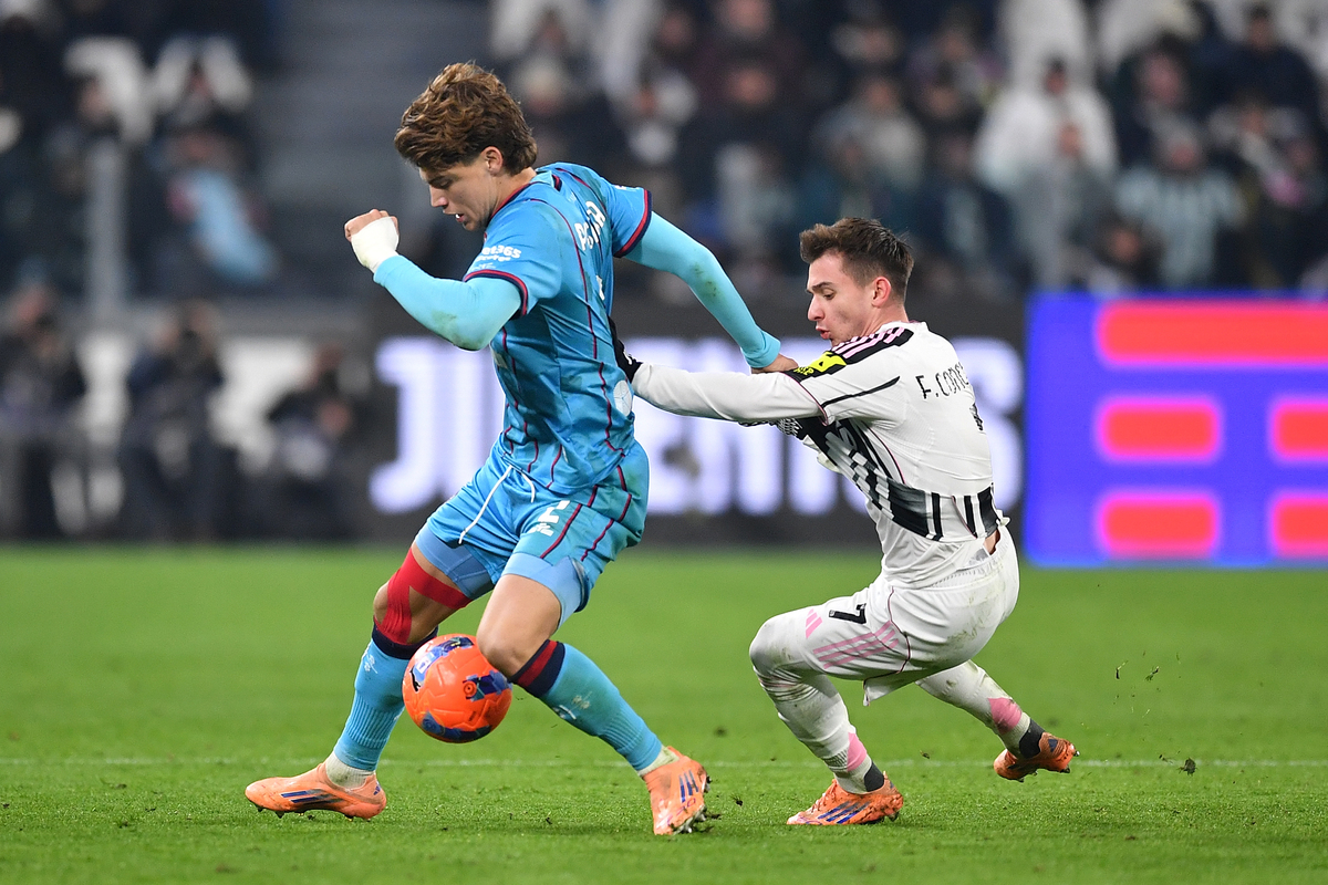 TURIN, ITALY - NOVEMBER 29: Francisco Fernandes da Conceicao of Juventus FC competes with Marco Palestra of Cagliari Calcio during the Serie A match between Juventus FC and Cagliari Calcio at Allianz Stadium on November 29, 2025 in Turin, Italy. (Photo by Valerio Pennicino/Getty Images)