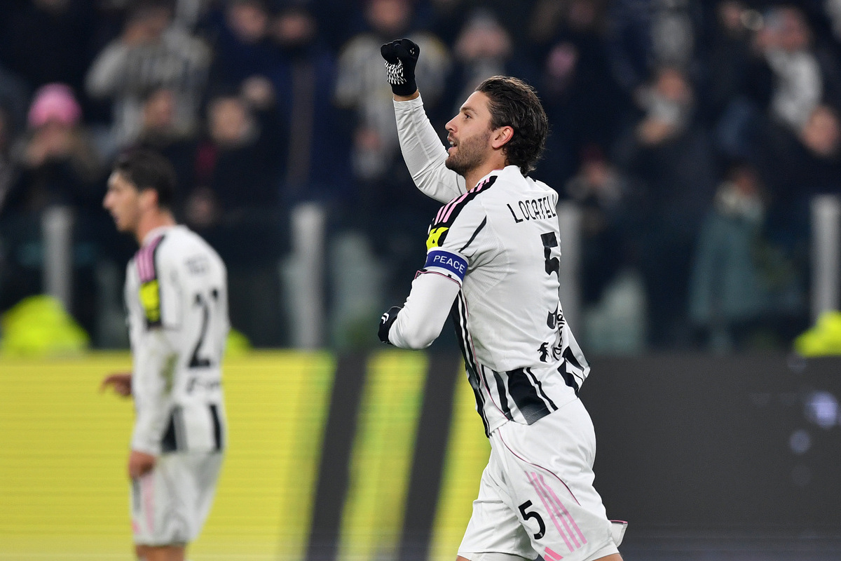 TURIN, ITALY - DECEMBER 02: Manuel Locatelli of Juventus celebrates scoring his team