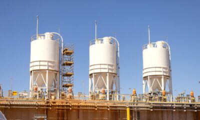 Grappling with gridlock on the fringe