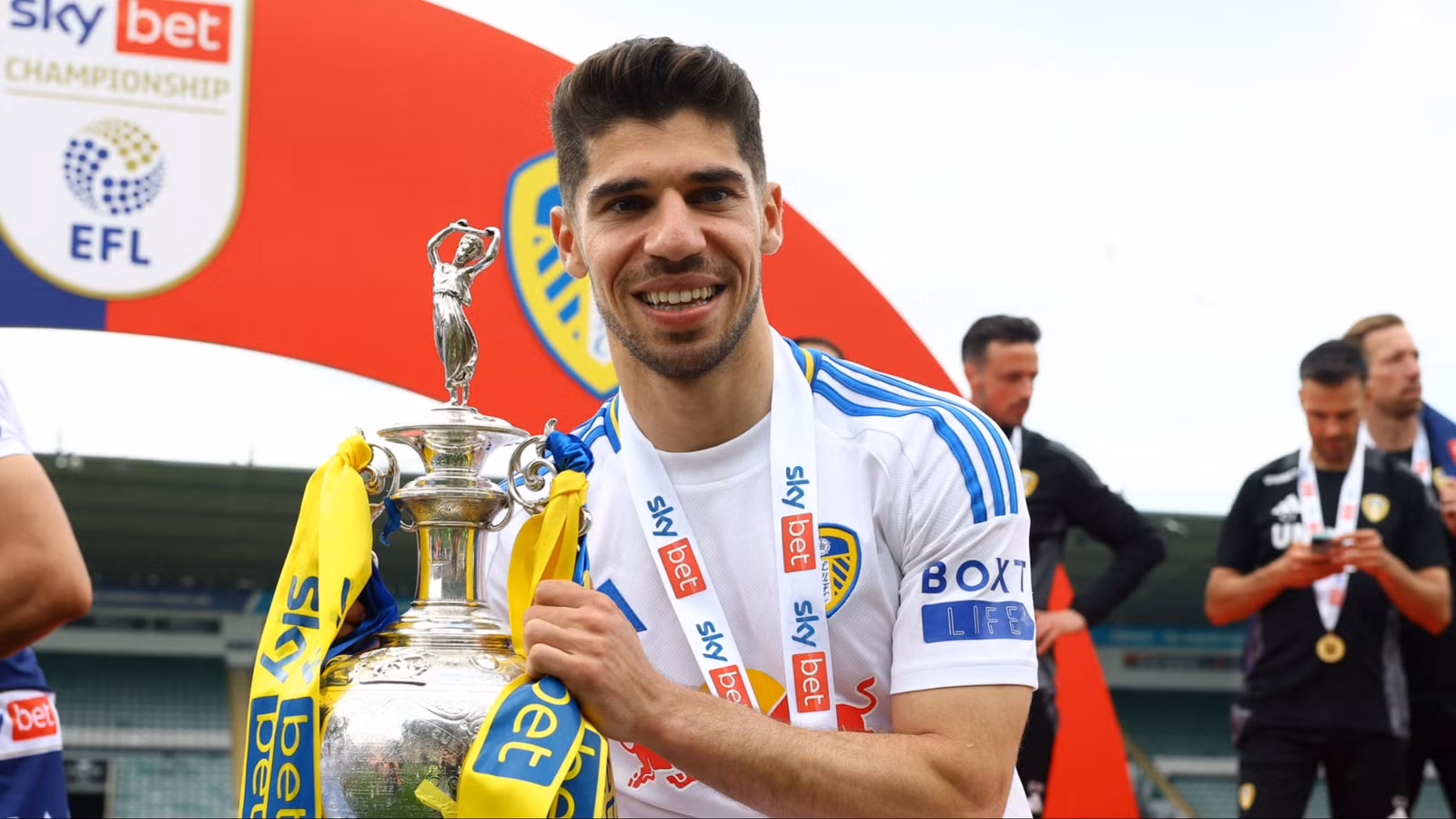 Leeds in talks to seal a "perfect winter signing"