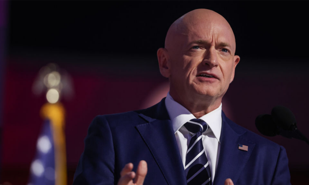 Democrat senators introduce bill requiring airline compensation for delays