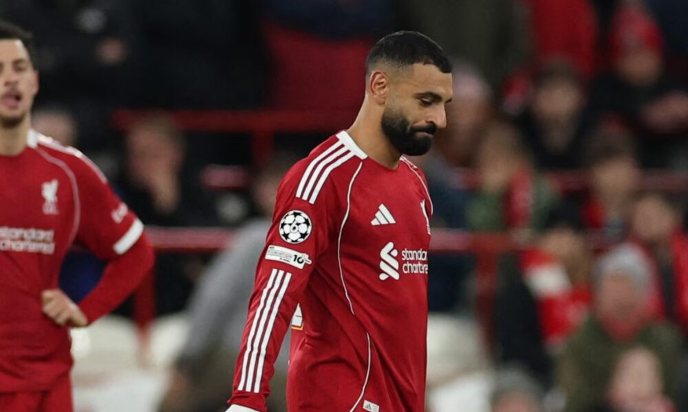 Liverpool looking to hire a "legend" to replace Slot