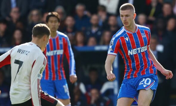 Man Utd join race to sign "superb" Kees Smit who "everyone is watching"