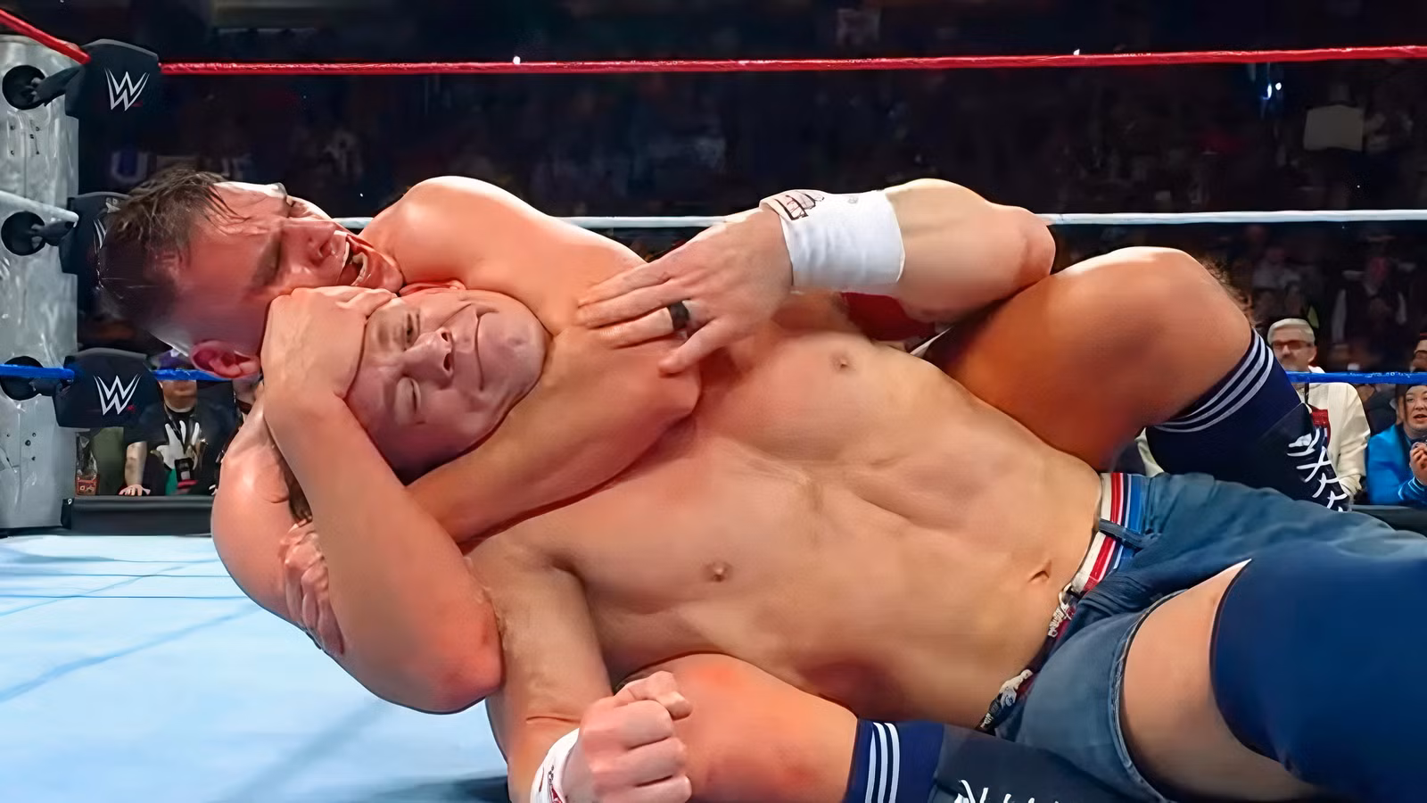 Why WWE Legend Smiled Before Tapping Out in Retirement Match