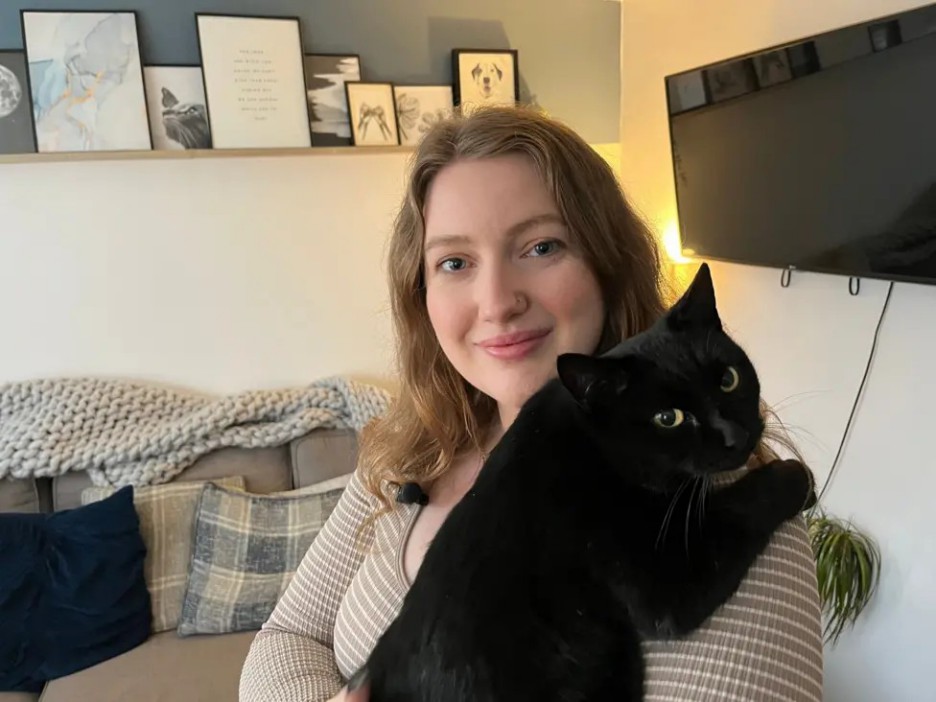 'Christmas miracle' as stunned owner reunited with cat five years after pet vanished 'into thin air'