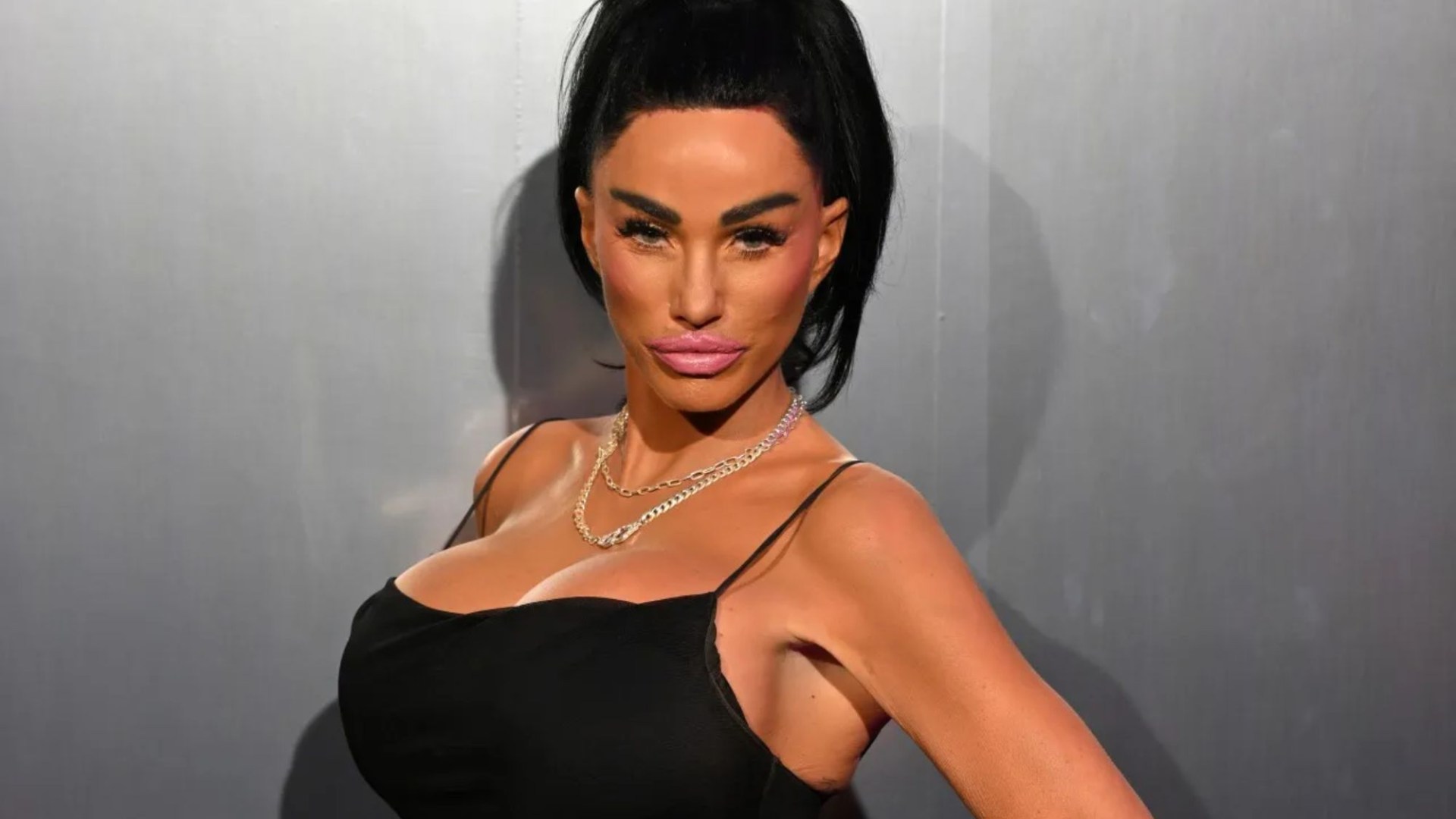 Katie Price reveals finished tattoo on her leg