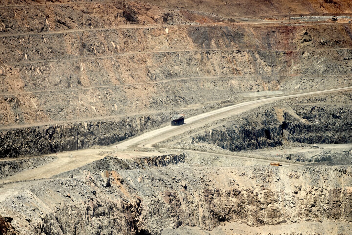 Zenith to build, run Super Pit renewables