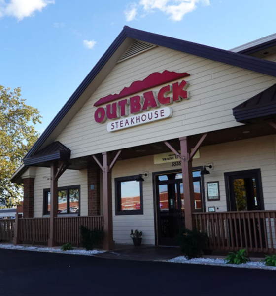 Florida man sues Outback Steakhouse after toilet collapsed beneath him