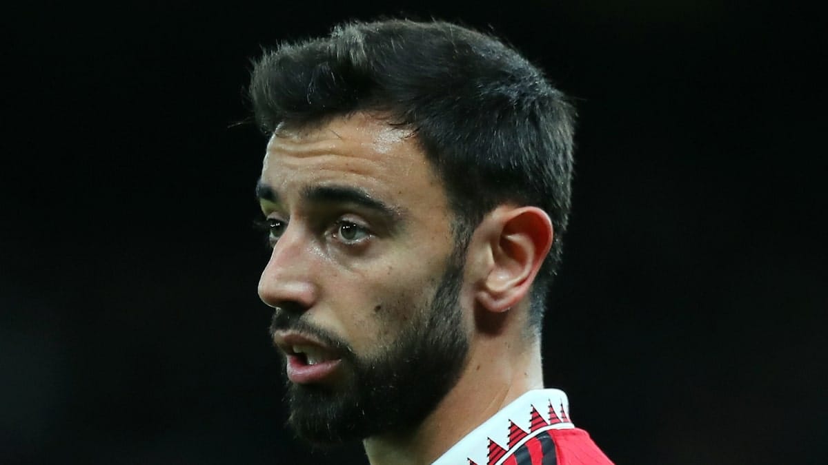 Bruno Fernandes goes 'so close'