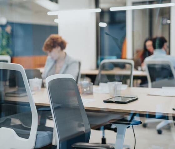 How UK SMEs Are Using AI to Save Time on Meetings and Documentation