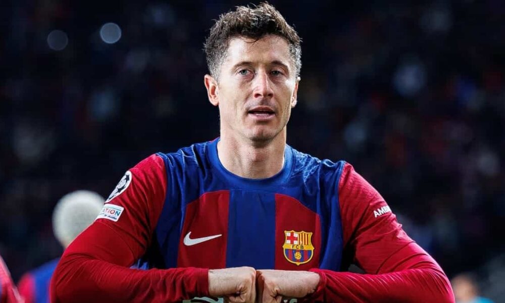 Lewandowski misses first penalty at new Camp Nou