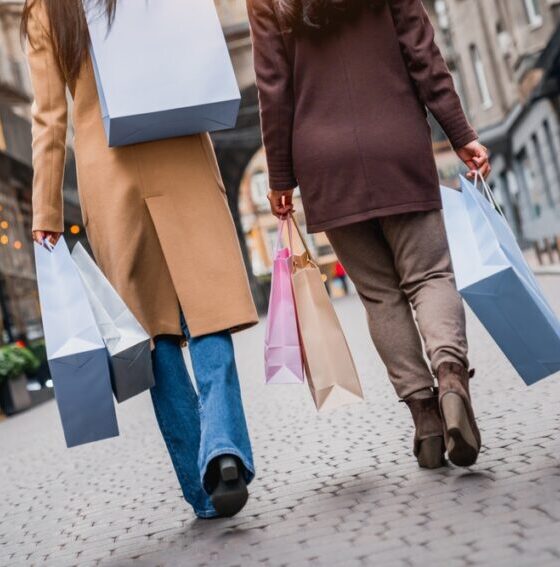 Boxing Day spending set to top £4.6bn as Brits splurge £236 each, despite inflation worries, with more shoppers returning to high street deals.