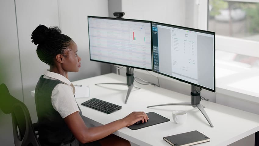 What Payroll Challenges an EOR Solves for Growing Teams?