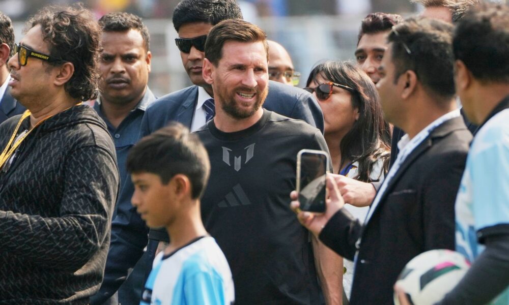 Lionel Messi fans cause chaos as star visits Kolkata stadium on first day of India tour | World News