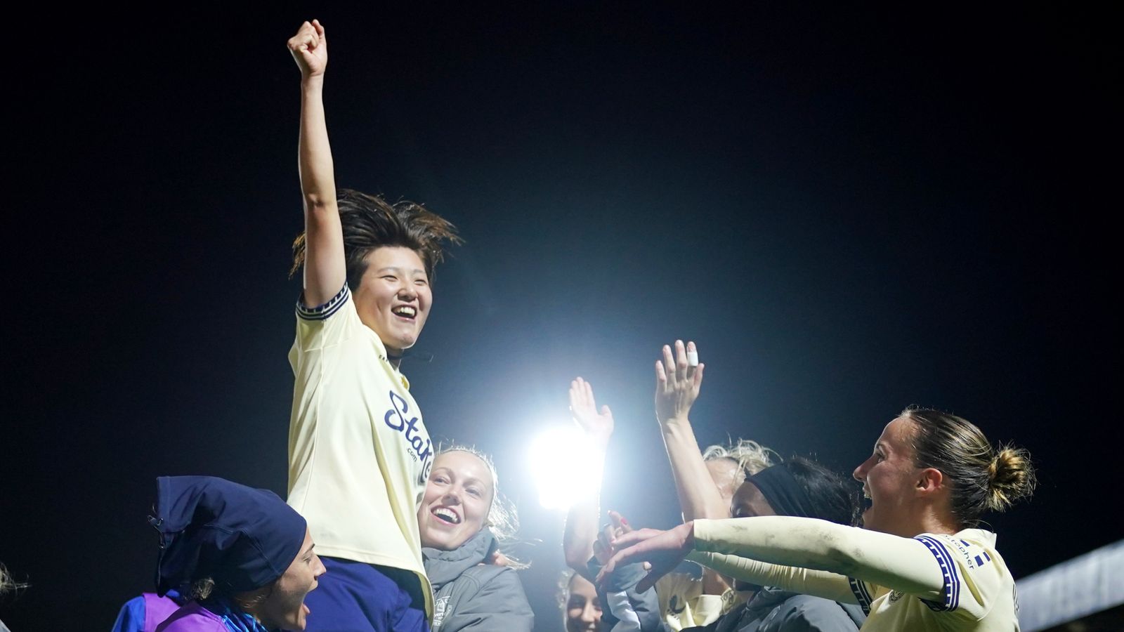 Chelsea's record-breaking 34-game unbeaten run ends with shock defeat to Everton as Man City go six points clear- WSL round-up | Football News