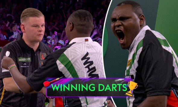 David Munyua beats Mike De Decker at World Darts Championships!