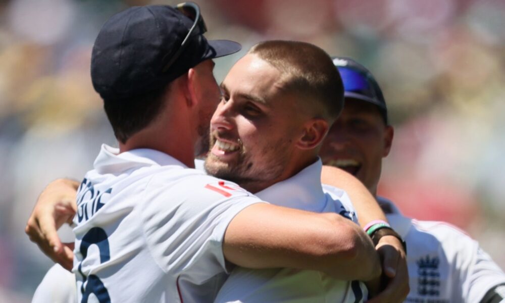 The Ashes LIVE! England reduce Australia to 194-5 at tea on day one