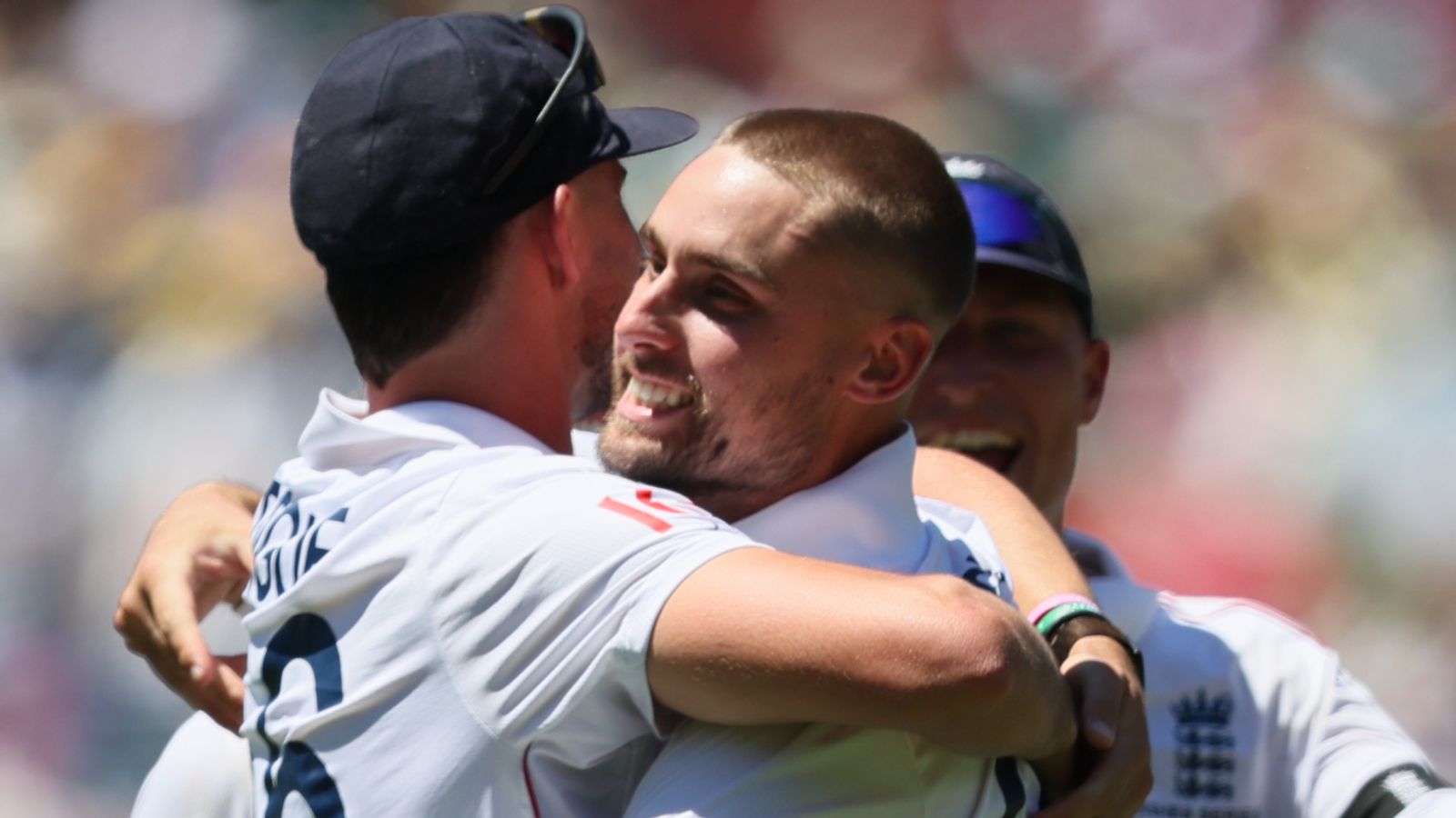The Ashes LIVE! England reduce Australia to 194-5 at tea on day one