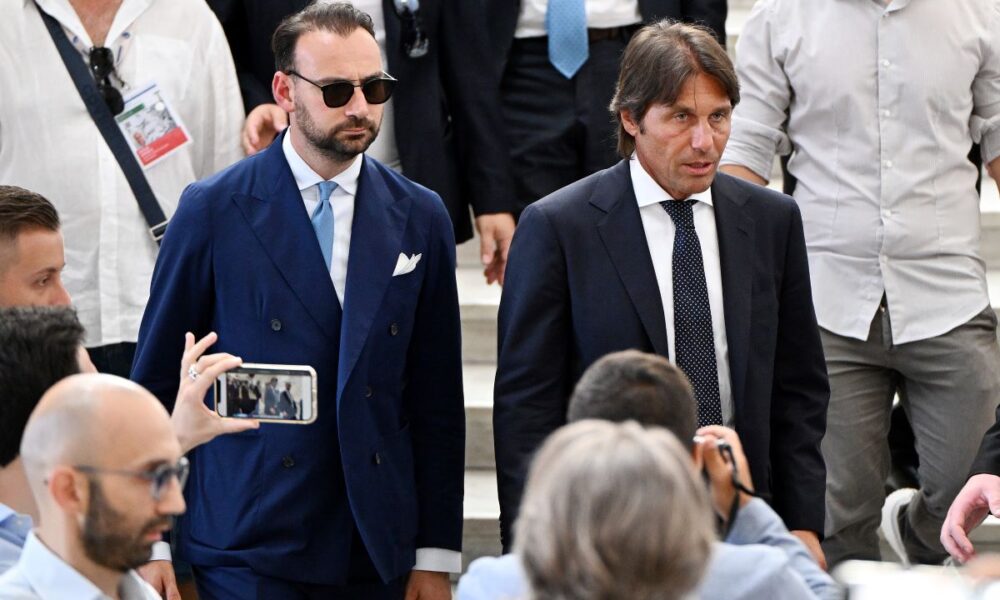 Napoli director Giovanni Manna and coach Antonio Conte