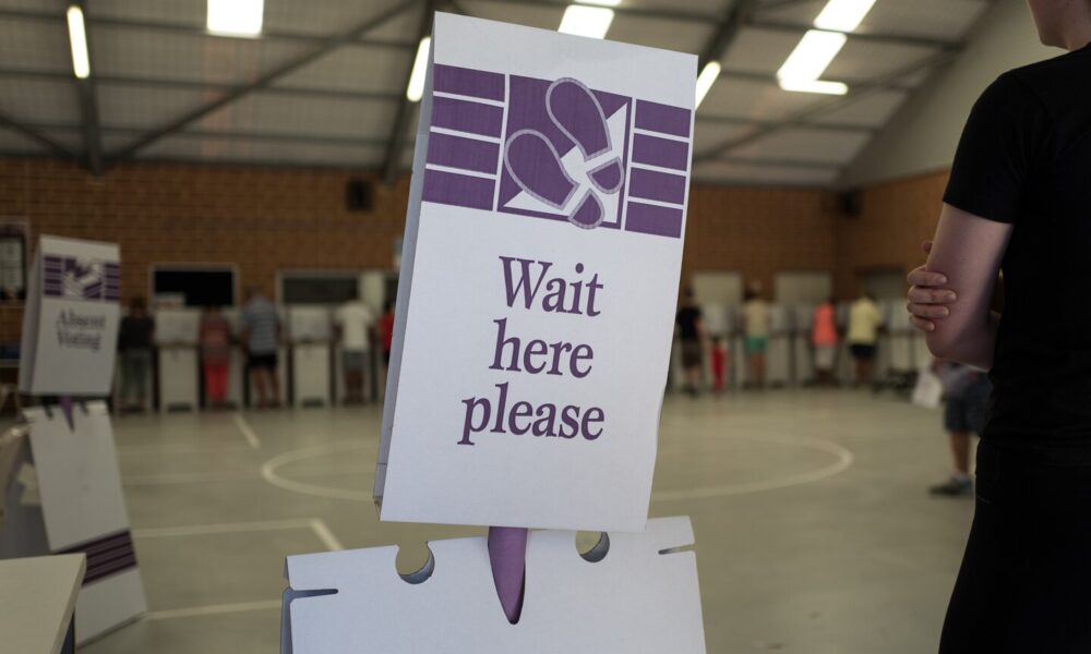 Electoral commissioner resigns