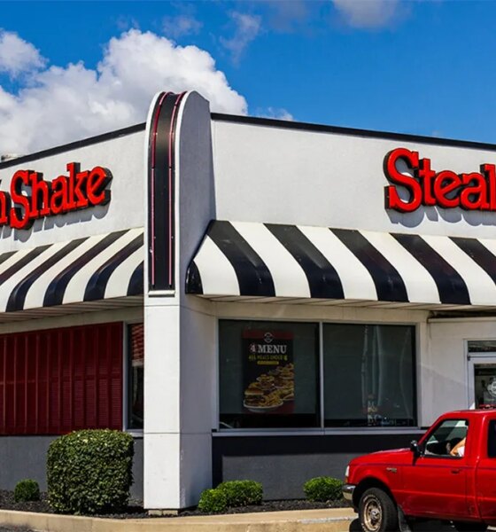Steak 'n Shake offers $2.50 Patriot Milkshake promotion in January