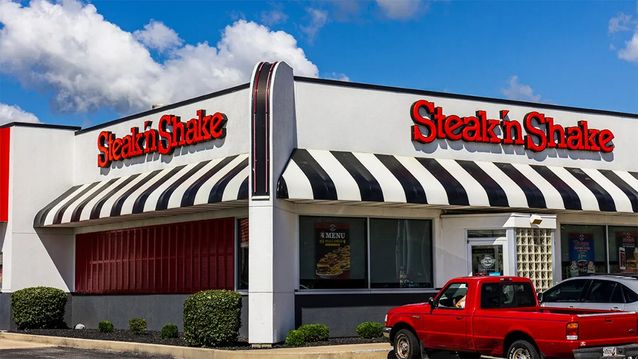 Steak 'n Shake offers $2.50 Patriot Milkshake promotion in January