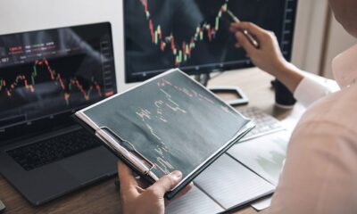 Palantir, AppLovin Lead Five Stocks In Buy Zones As Market Revs Up