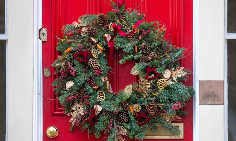Council says wreath ban is about safety, not Christmas