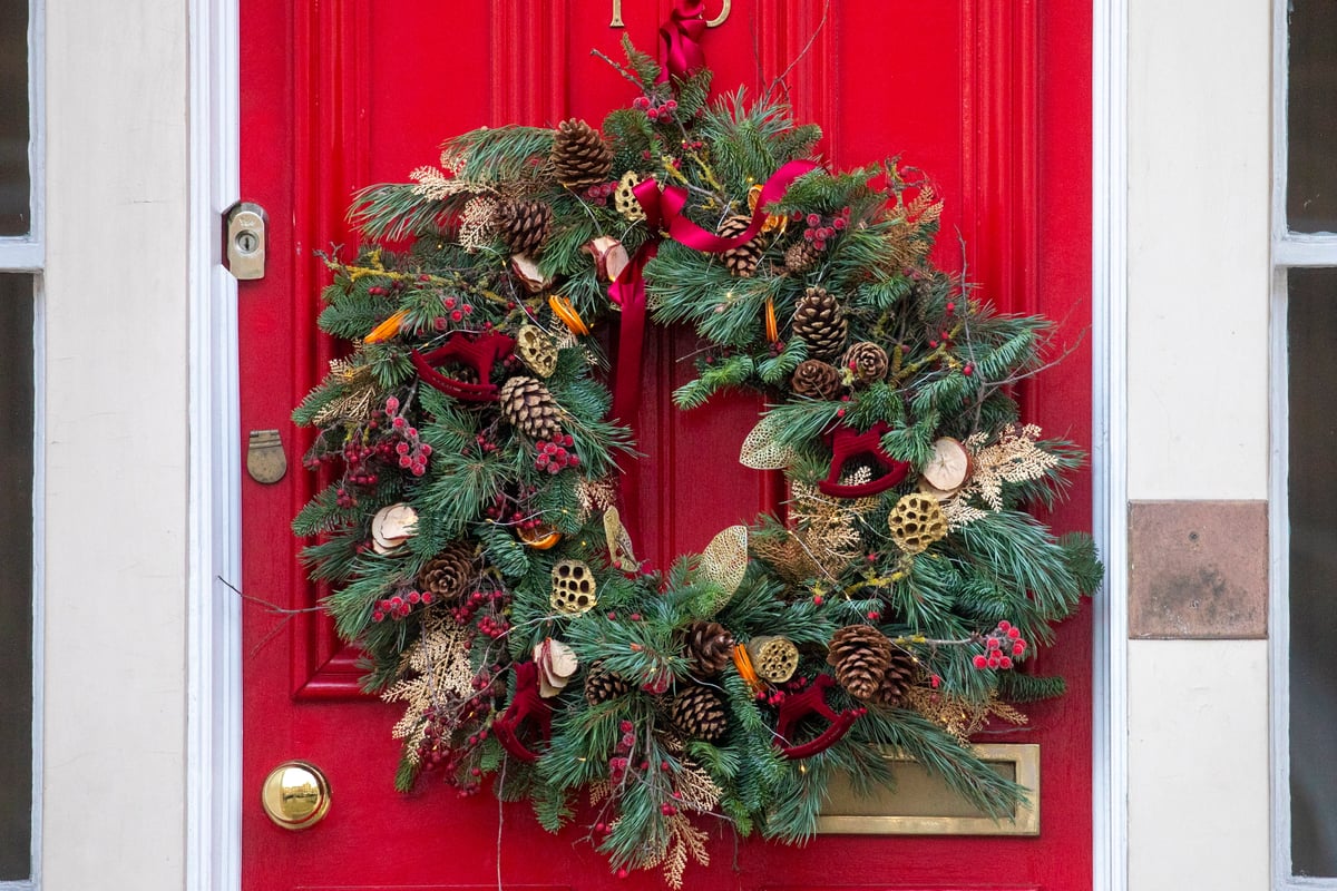 Council says wreath ban is about safety, not Christmas