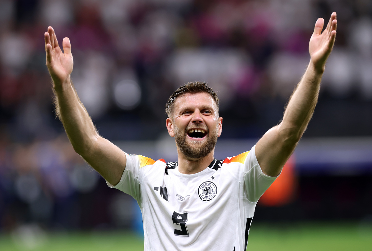 Niclas Fullkrug of Germany celebrates as he acknowledges the fans after the UEFA EURO 2024 group stage match between Switzerland and Germany at Frankfurt Arena on June 23, 2024 in Frankfurt am Main, Germany. (Photo by Alexander Hassenstein/Getty Images)