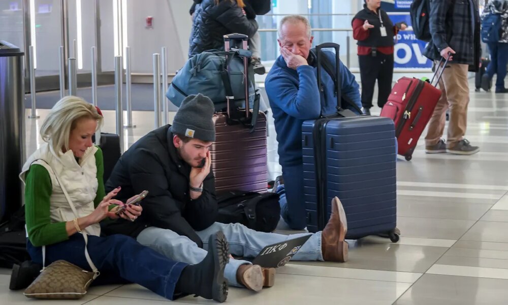 Northeast airports see major flight delays, cancellations in winter storm
