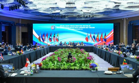 Cambodia reports Thai air strikes as the 2 nations hold peace talks