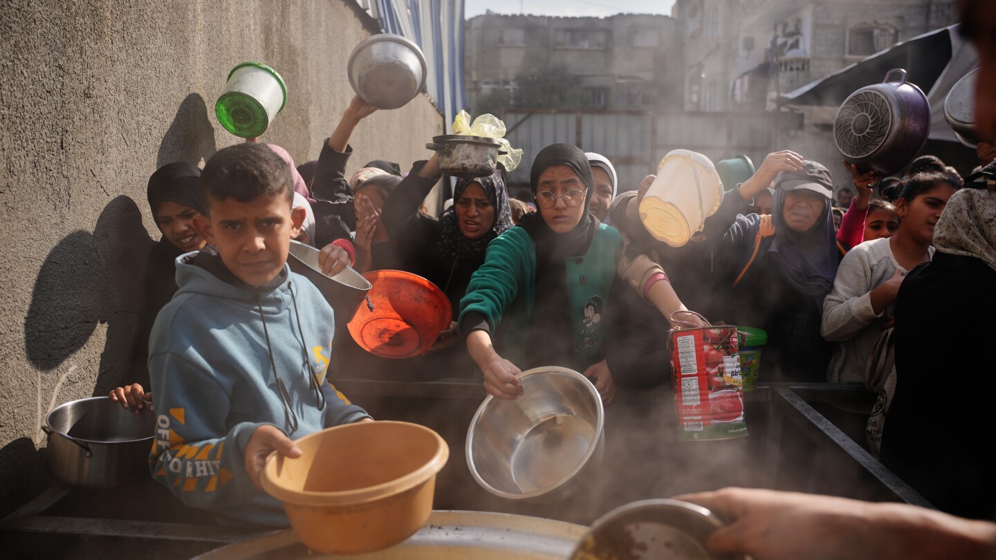 Gaza famine averted but strip still faces starvation, report says