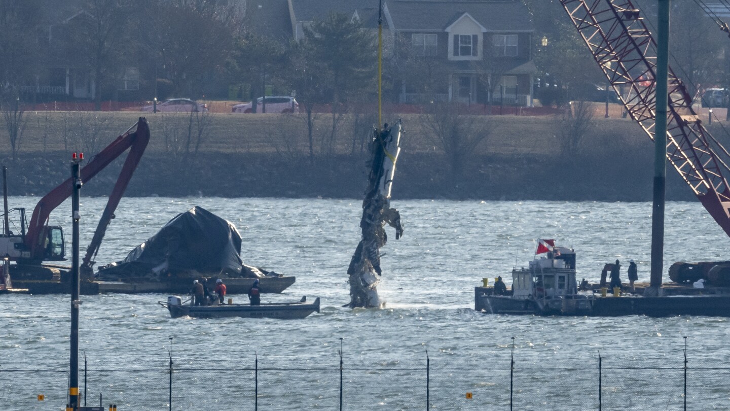 US government admits role in causing helicopter-plane collision that killed 67 near DC