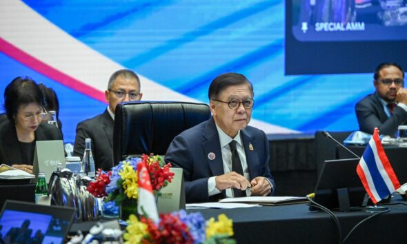 Thailand and Cambodia's top diplomats meet in China for border talks