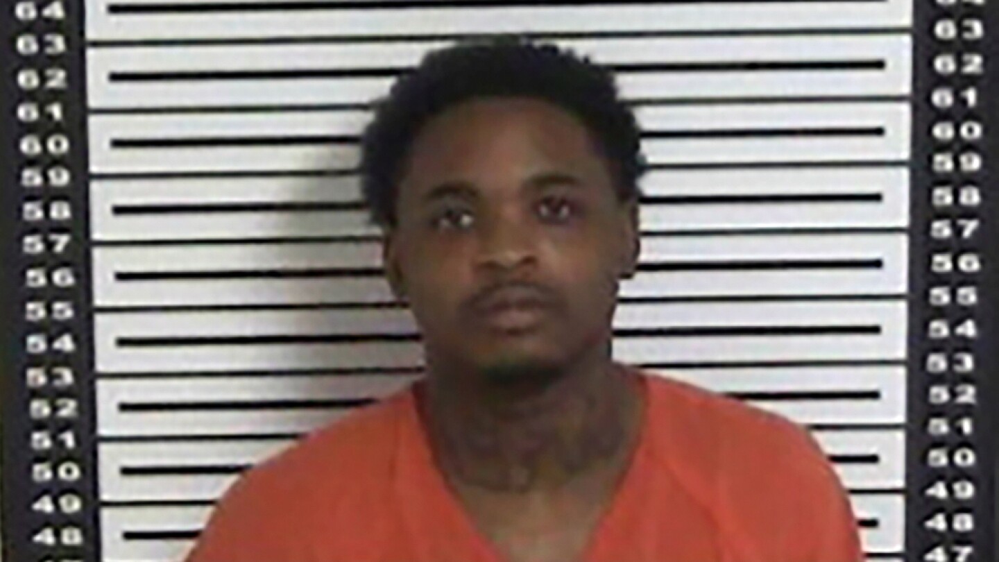 Manhunt for escaped inmate from Louisiana jail continues