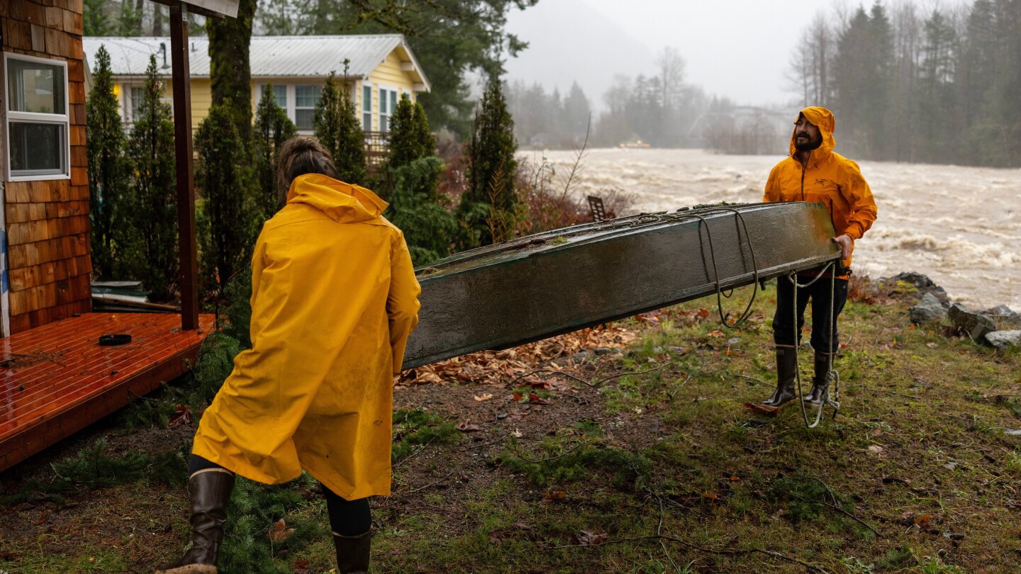 Pacific Northwest braces for more flooding from a powerful storm