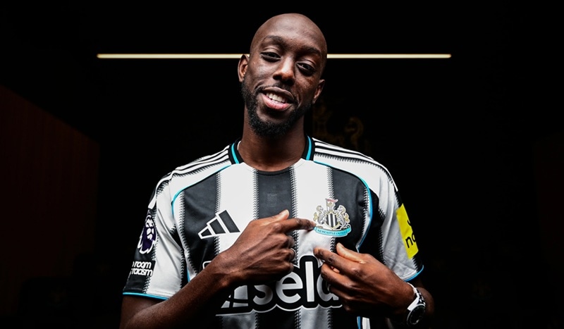 "I fell in love" - Striker Yoane Wissa on choosing Newcastle to play for (Video)