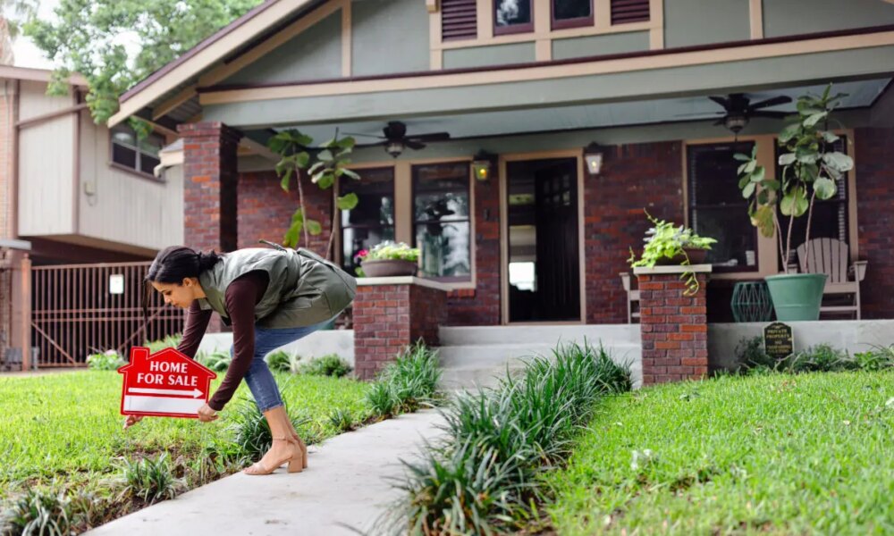 Home sellers pull listings at highest rate since 2022 tracking began: report