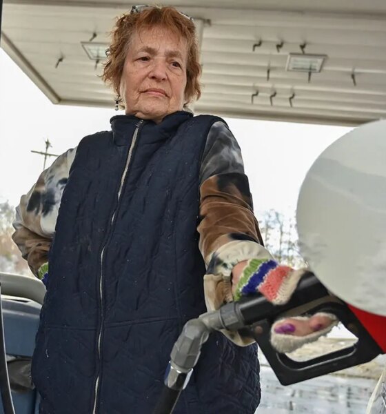 Gas prices fall to $2.89 nationwide during busy holiday travel season