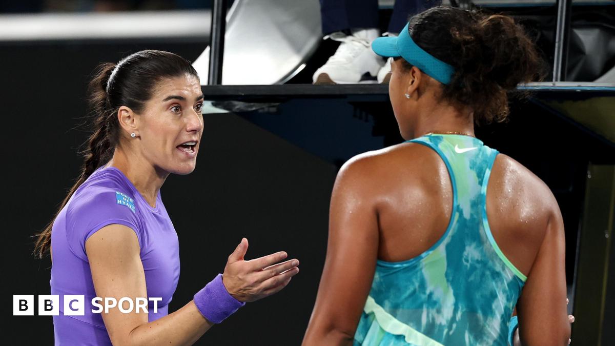 Sorana Cirstea argues with Naomi Osaka