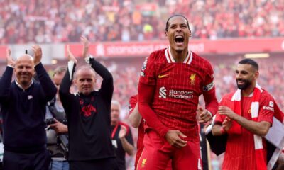 Virgil van Dijk celebrates with Arne Slot