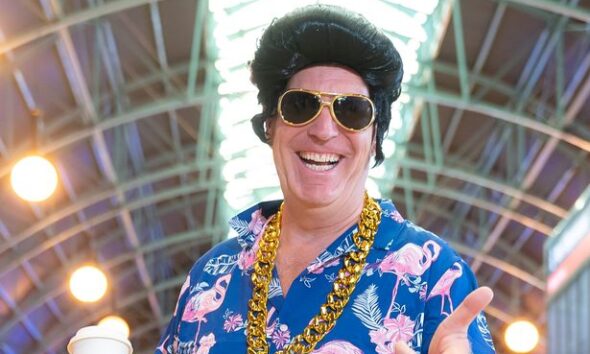 Elvis Festival Fun as fans take over Australia's largest train station