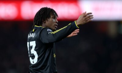 Patrick Dorgu of Manchester United celebrates