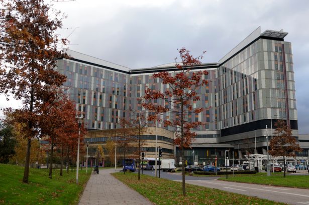Police investigating deaths of six patients at Glasgow super-hospital as infection scandal grows