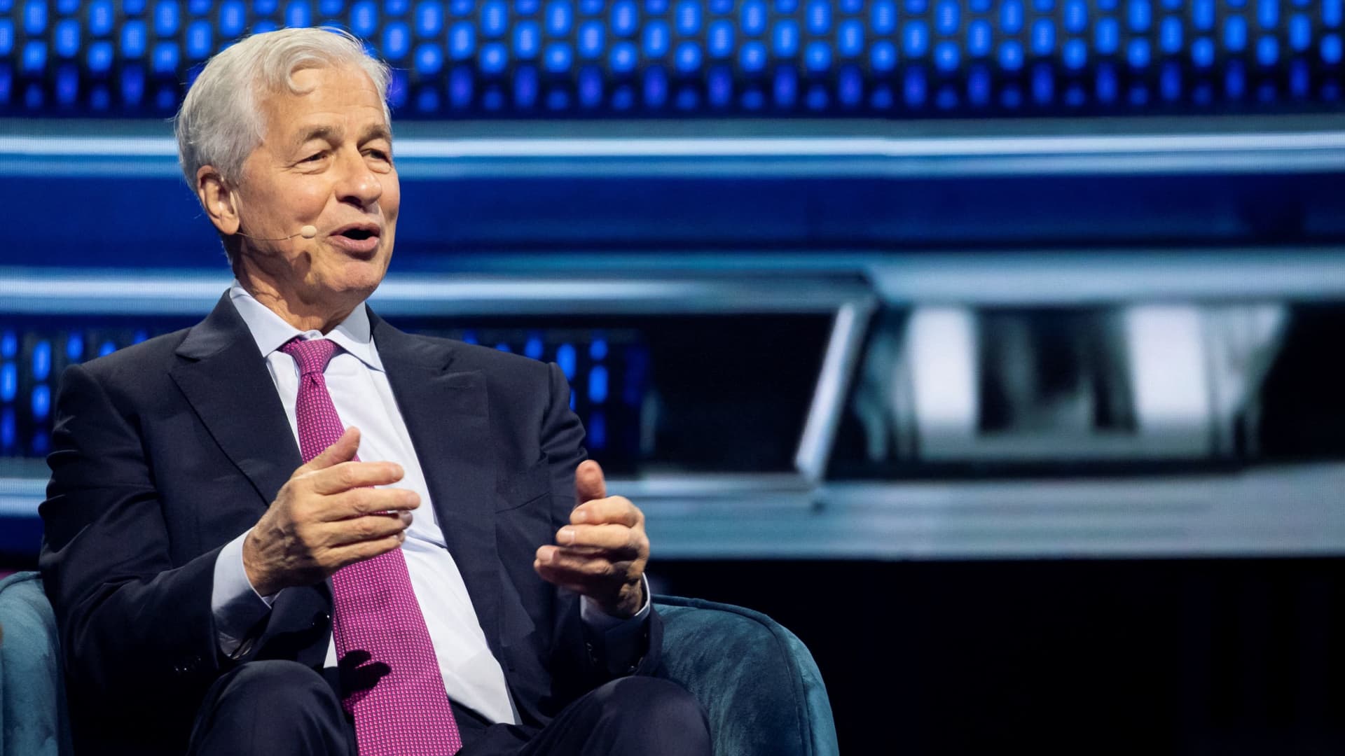 JPMorgan won't use controversial proxy advisors for shareholder votes