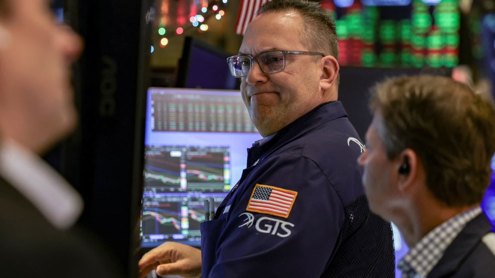 U.S. stocks show little reaction to Trump's extraordinary Venezuela action. Why investors see a bull case